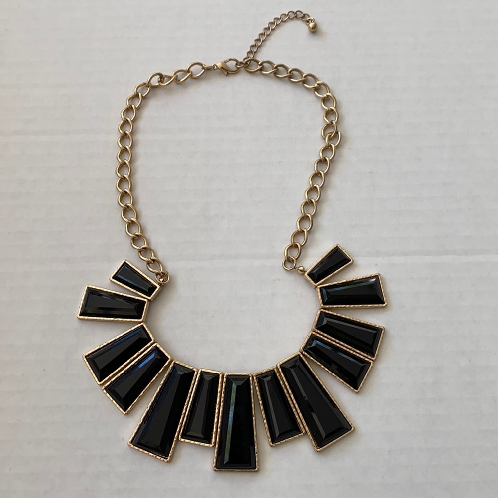 👀 4/$10 black gold tone statement necklace